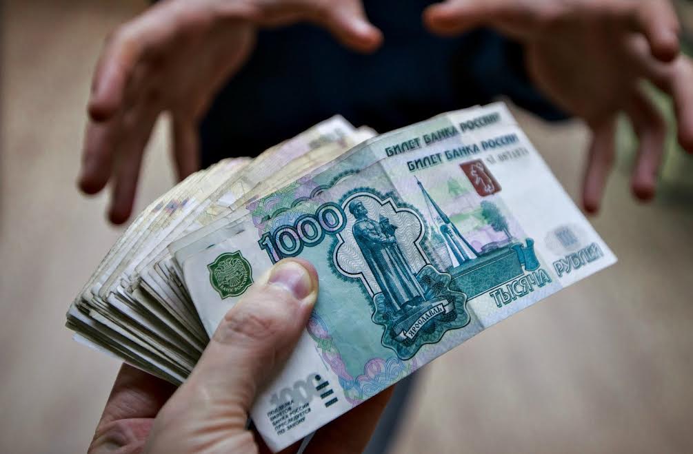 Azərbaycanlını Peterburqda oğurlayıb soydular