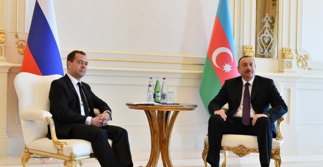 İlham Əliyev Medevedevlə iqtisadi əməkdaşlığı müzakirə etdi