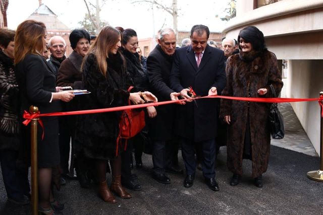 Gəncədə 55 ailəyə tam təmirli mənzillər verilib