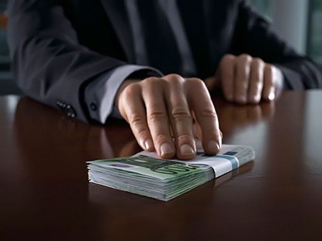 Ermənistanda agentlik rəhbərləri rüşvət alarkən yaxalandı