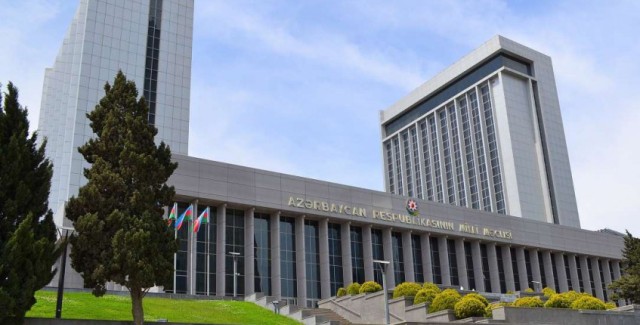 Milli Məclisin iclası BAŞLADI   