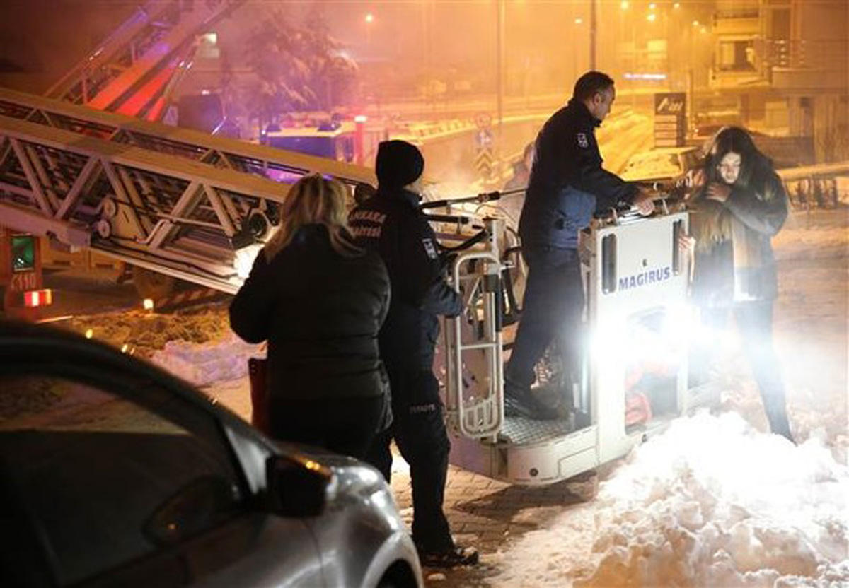 Ankarada YANĞIN: 30 yaralı