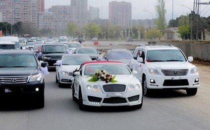 Şəmkirdə toy karvanı qəzaya düşdü, 9 nəfər yaralandı   