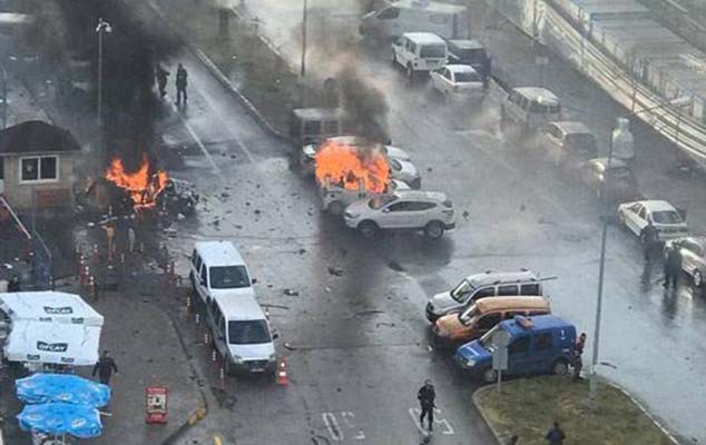 İzmirdəki terrorda ölü sayı artır: 2 ölü, 10 yaralı - YENİLƏNİB