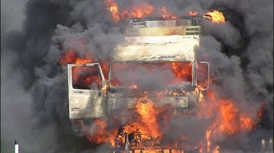 Bakıda iki y&uuml;k avtomobili yanıb