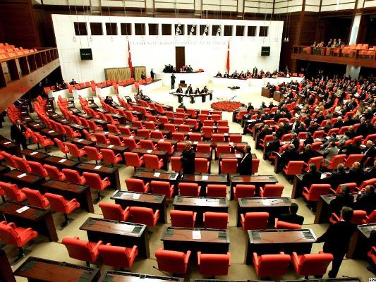 Türkiyə parlamentində dava - VİDEO