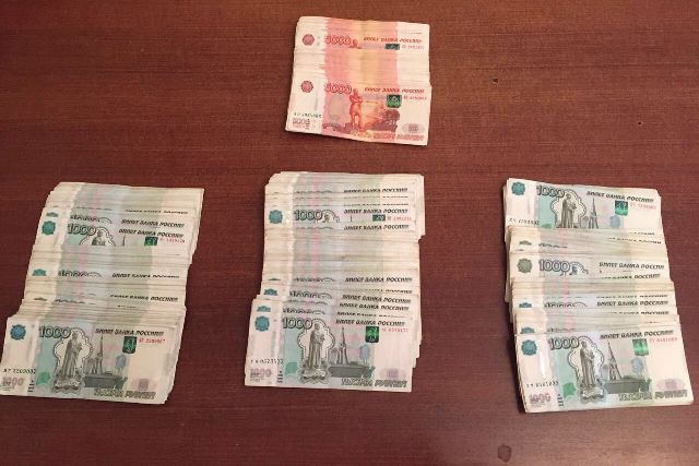G&ouml;mr&uuml;kdə daha iki pul qa&ccedil;aqmal&ccedil;ısı tutuldu