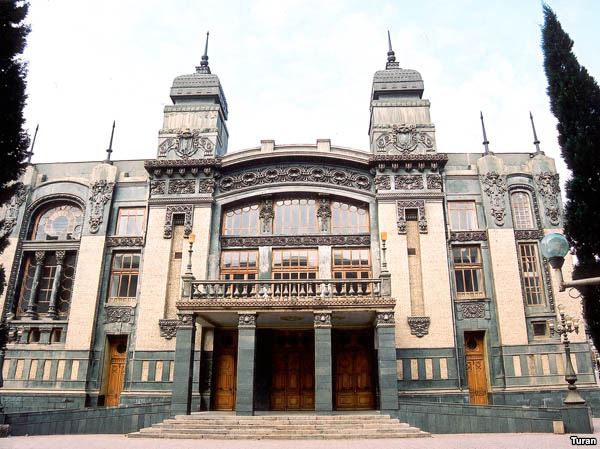 Opera və Balet Teatrında 15 nəfər işdən &ccedil;ıxıb