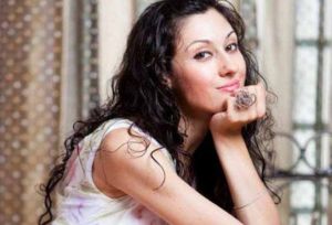 Teatrın bədii rəhbəri ittihamlara cavab verdi