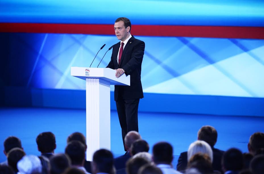 Medvedyev yenidən “Vahid Rusiya”nın sədri seçildi