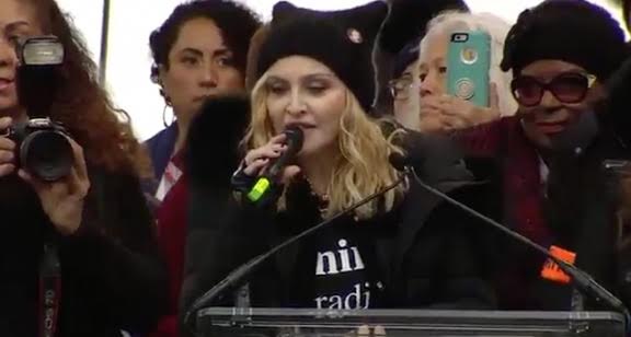 Madonna ABŞ-ın yeni prezidentini söydü