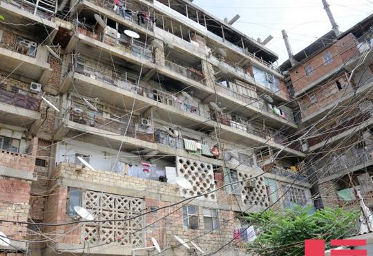 Bakıda 50 ailəyə evi tərk etmək &uuml;&ccedil;&uuml;n bir ne&ccedil;ə saat vaxt verilib - VİDEO 