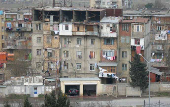 K&ouml;&ccedil;k&uuml;nlərin Bakıdakı yataqxanalardan k&ouml;&ccedil;&uuml;r&uuml;lməsi barədə tapşırıq verilib