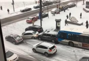 Bakıda zəncirvari qəza: 8 yaralı 