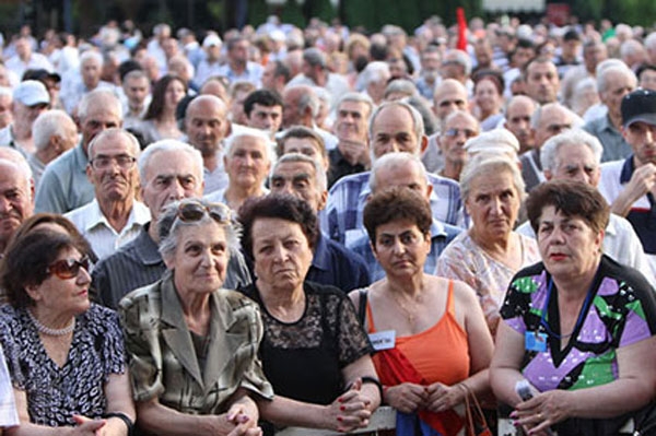 Ermənistan əhalisi 1978-ci il səviyyəsinə düşüb