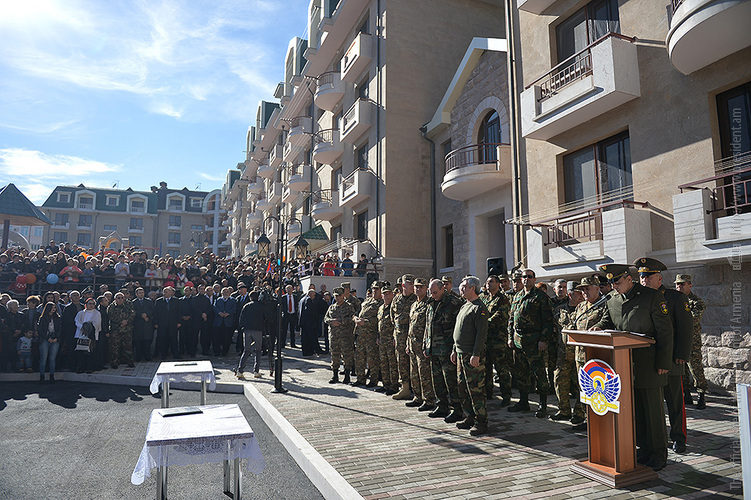 Kəlbəcərdə erməni hərb&ccedil;iləri &uuml;&ccedil;&uuml;n yaşayış binası tikilir