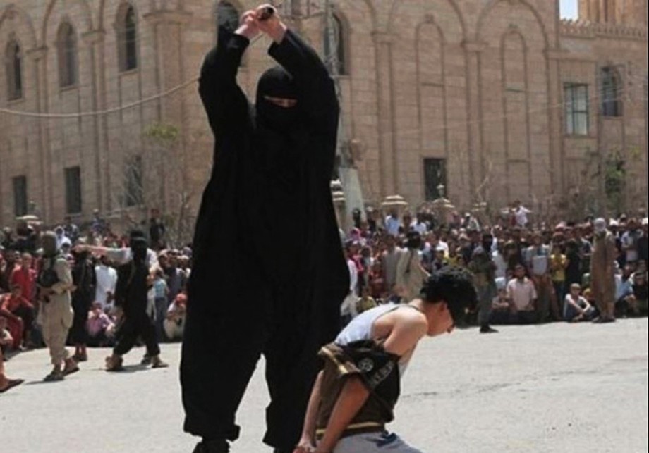 100 nəfərin başını kəsən İŞİD cəlladını doğradılar