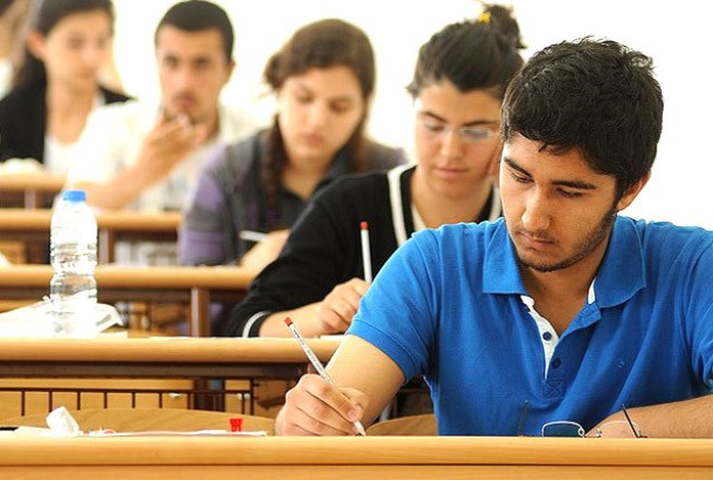 Tələbələrin k&ouml;&ccedil;&uuml;r&uuml;lməsi &uuml;&ccedil;&uuml;n sənəd qəbulu başlayıb