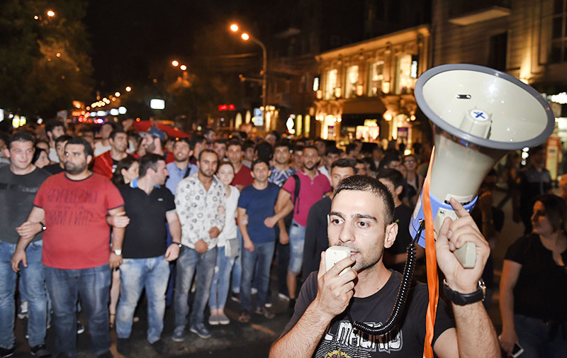 Belarusun Yerevandakı səfirliyi qarşısında aksiya ke&ccedil;irilib