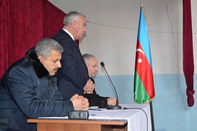 İcra baş&ccedil;ısı sakinləri israf&ccedil;ılıqdan qa&ccedil;mağa &ccedil;ağırıb