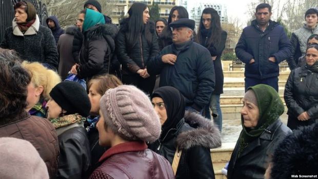 İtkin neft&ccedil;ilərin ailələrindən ETİRAZ: "Onlara daha inanmırıq, &ouml;z&uuml;m&uuml;z axtarışa başlamışıq"