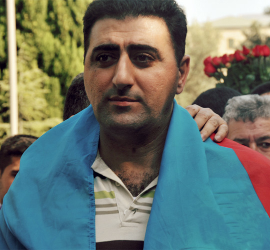 Ermənilər Ramil Səfərovdan əl &ccedil;əkmirlər