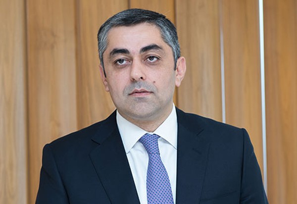 Nəqliyyat, rabitə və yüksək texnologiyalar naziri kimdir? - Tərcümeyi-hal