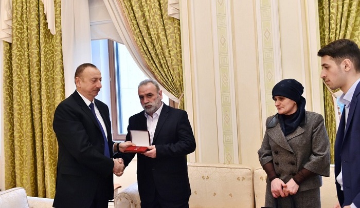 Prezident &Ccedil;ingiz Qurbanovun ailəsinə ev verdi  &nbsp;