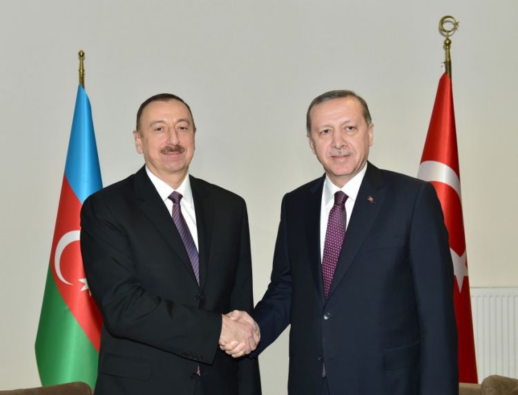 Azərbaycan və T&uuml;rkiyə prezidentləri arasında telefon danışığı olub