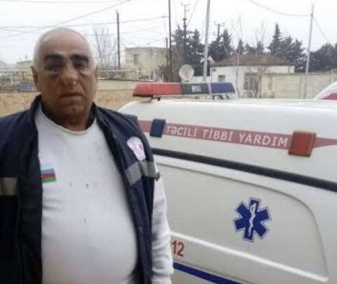 Bakıda Təcili Tibbi Yardım s&uuml;r&uuml;c&uuml;s&uuml;n&uuml;n burnunu sındırıblar - FOTO  