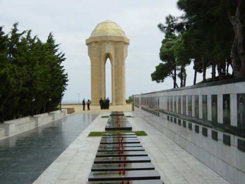 Şəhidlər Xiyabanında Xocalı abidəsi qoyulsun - TƏKLİF