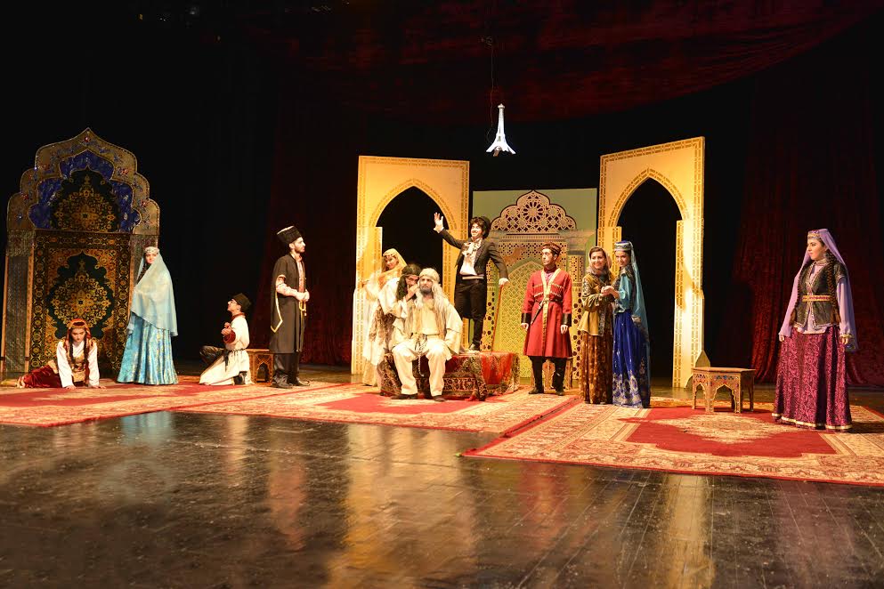 BANM-in tələbələri teatr səhnəsində