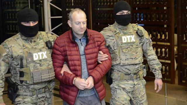 Lapşin azərbaycanlı vəkilindən imtina etdi
