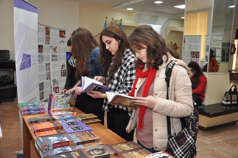 ADU-da kitab sərgisi açılıb