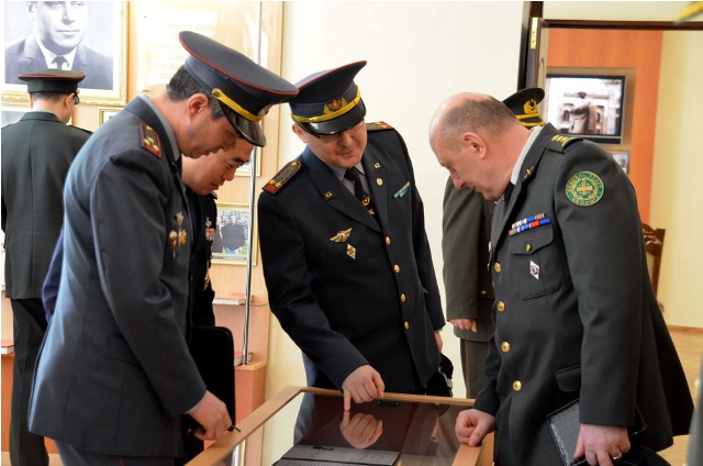 17 xarici hərbi attaşe Azərbaycan Ali Hərbi Məktəbinə getdi