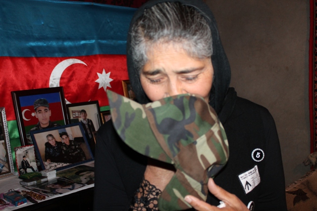 Şəhid anası İcra Hakimiyyətindən kömək istəyir, səsinə səs verənsə yoxdur