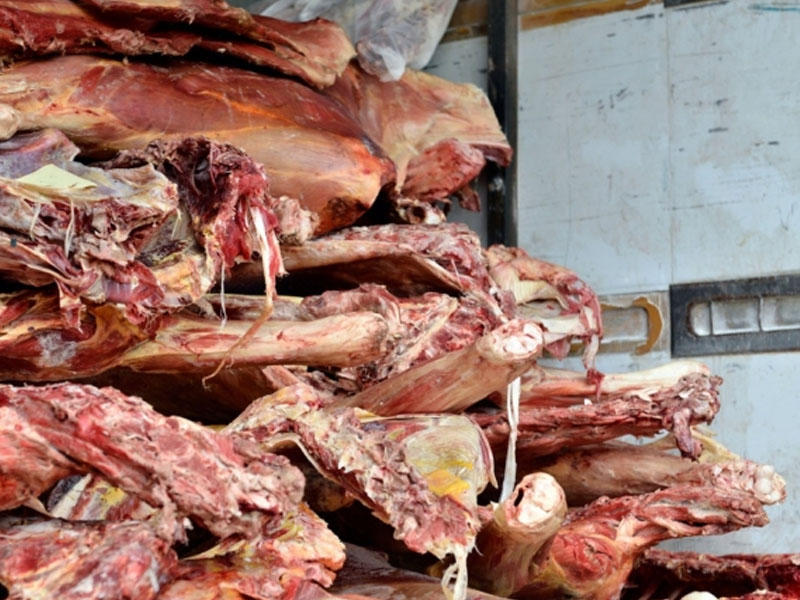 Bakıda mənşəyi bilinməyən 335 kiloqram ət aşkar edilib