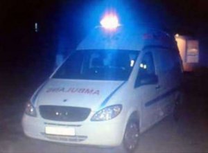 Tikinti gedən yola girən mikroavtobus aşıb