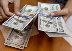 Dollar yenidən ucuzlaşır  