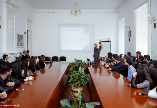 Qərb Universitetində təlim keçirildi - FOTOLAR