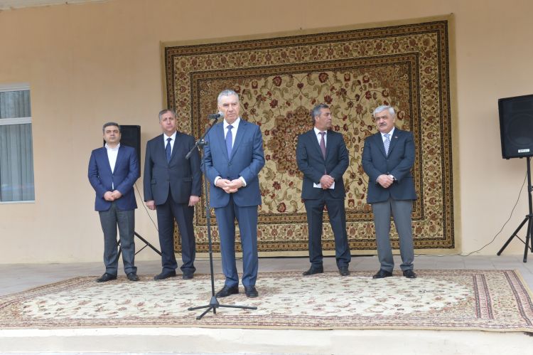 11 məcburi köçkün qəsəbəsinə qaz verilib