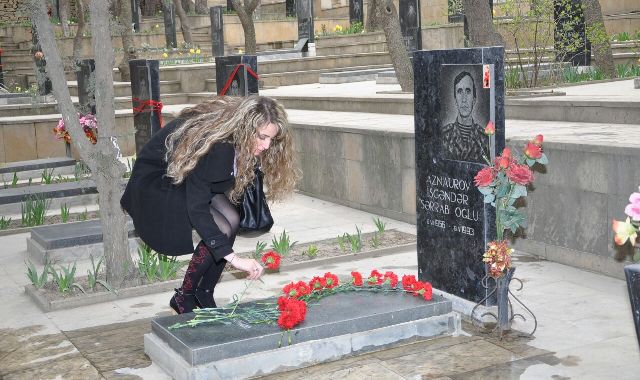 Xaricə köçən Milli Qəhrəman qızı: “10 yaşından atasız böyümək çox çətin oldu” - FOTOLAR  