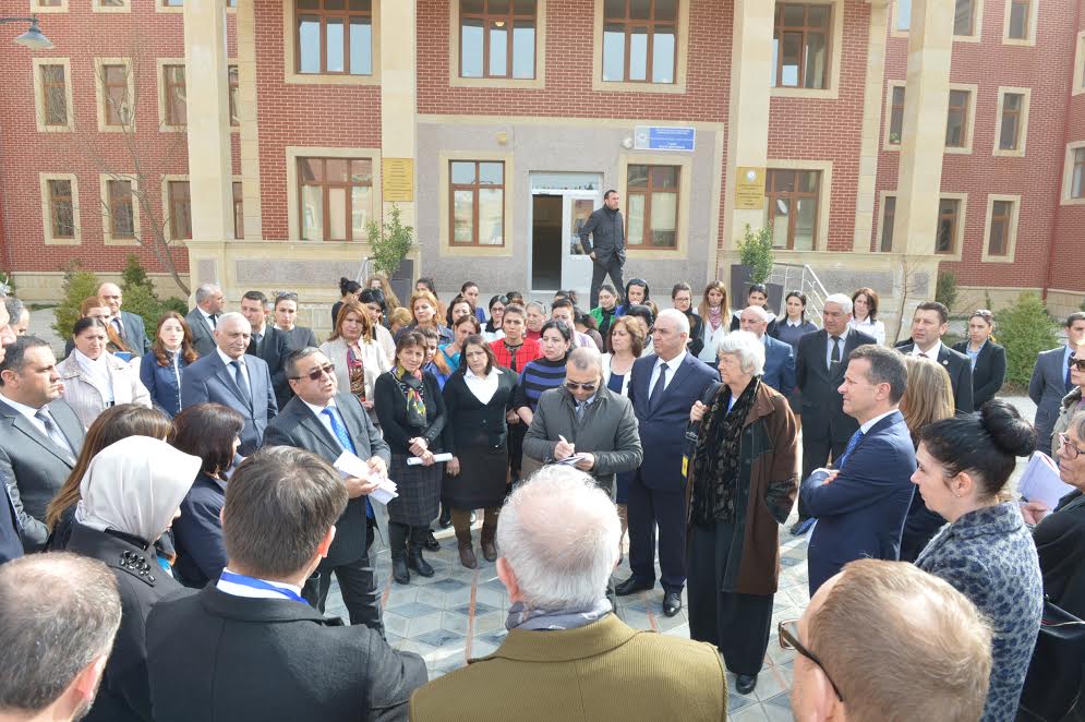 Avropalı deputatlar Masazırda məcburi köçkünlərlə görüşdülər