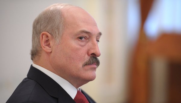 Lukaşenko NATO-nu ölkəsinə çağırdı