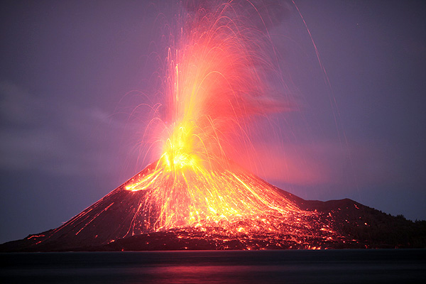 Vulkan 200 il sonra püskürdü