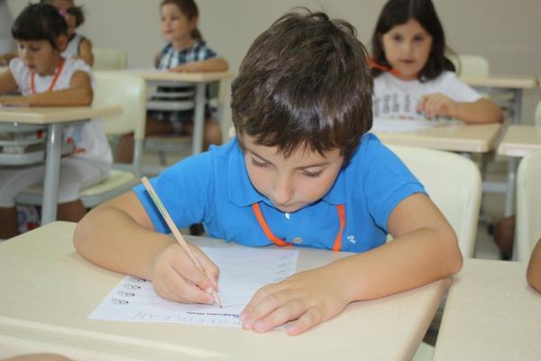 I sinfə qəbulla bağlı 35 000 müraciət edildi