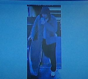 Stokholmda terror t&ouml;rətməkdə ş&uuml;bhəli bilinən şəxsin fotosu yayıldı 