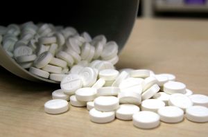 Faciəvi taleli 21 yaşlı qız intihara cəhd edib