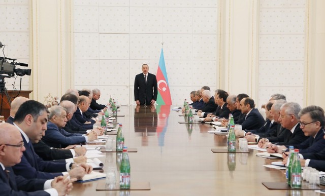 İlham Əliyev Nazirlər Kabinetinin iclasını keçirdi   