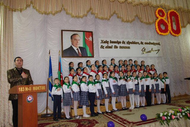 80 illik təhsil müəssisəsi